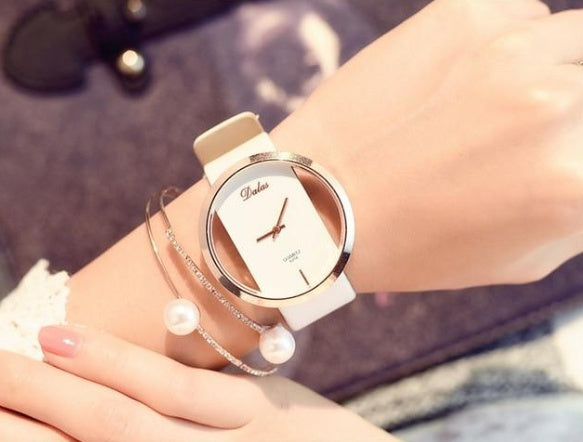 Ladies hollow watch